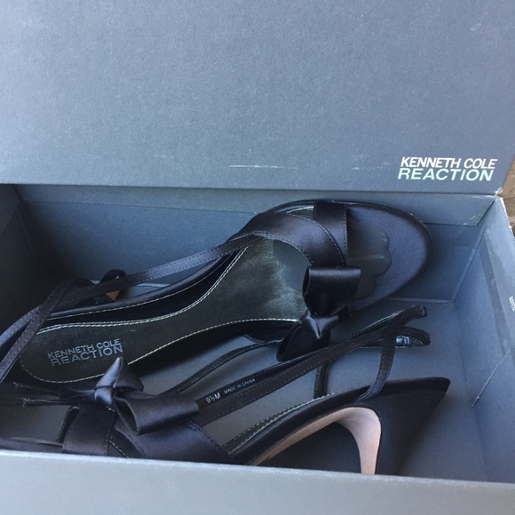 Kenneth Cole Reaction Strappy Bow Black Heels 9.5 - Picture 7 of 8